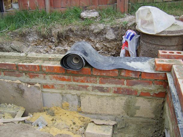 英国住宅基础防水隔潮卷材层的设置 构建持久干燥的房屋屏障